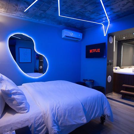 The Bubbles - Jacuzzi Hotel Tirana Exterior photo